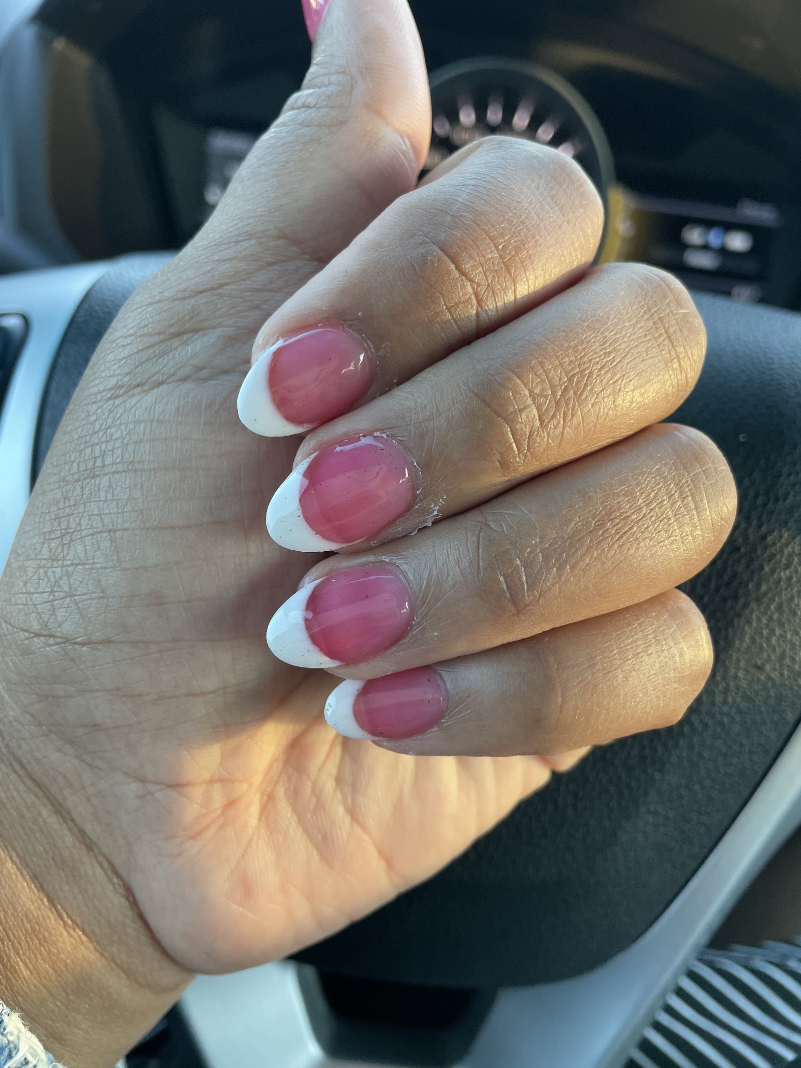 Da-Vi Nails logo